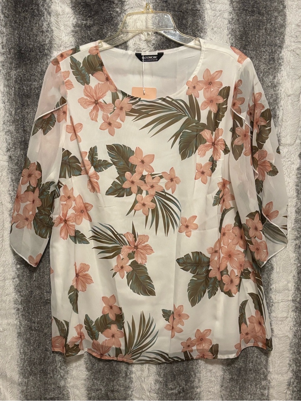 BloomChic Petal Sleeve Floral Round Neck Blouse size 1X (14-16) - Picture 13 of 15